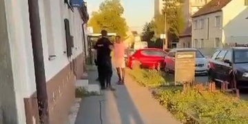 Opilý a zfetovaný fotbalista ze Senegalu napadl hosty restaurace nožem