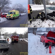 Jedno auto ve sloupu, druhé ve stromě