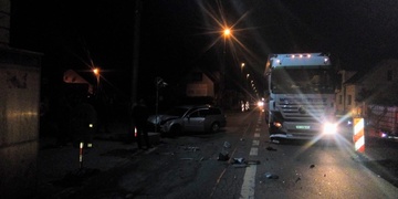 Střet osobního vozu s kamionem