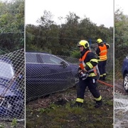 Auto vyletělo z dálnice a narazilo do plotu