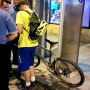 Opilému cyklistovi sebrali kolo a cyklista skončil na záchytce