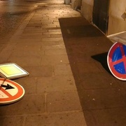 Šli z baru a demolovali co jim přišlo pod ruku