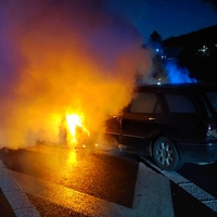 Požár osobního vozu uzavřel dálnici