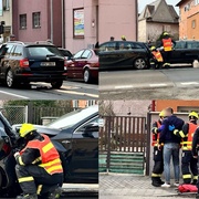 Střet tří vozů v Křimické ulici v Plzni