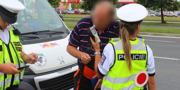 Sedm řidičů a jeden cyklista pod vlivem alkoholu za jediný den a v jediném okrese!
