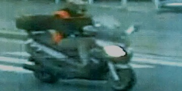 Fotky muže, který včera srazil 15letého chlapce a z místa ujel - prosíme, pomozte i vy pátrat!