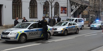 Na Americké třídě v Plzni se právě střílelo