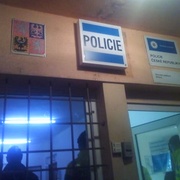 Uprchlíky naháněli policisté po ulicích