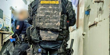 Sedmadvacetiletý vězeň odsouzený za vraždu se pokusil prokopat zdmi věznice