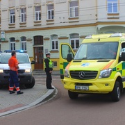 Trolejbus srazil těžce opilého chodce