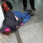 Opilou ženu vykázali z vlaku i nádraží