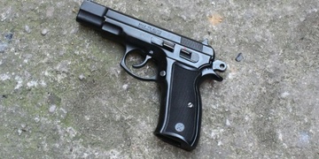 Veterináře přepadl muž v kukle, ozbrojený pistolí