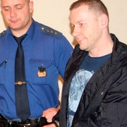 Vrah Esperanza opět zaútočil a vymlátil bar