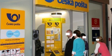 Pošťačka obrala zaměstnavatele o dva miliony