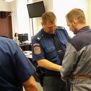 Soudce odsouzeným policistům obnovu procesu nepovolil