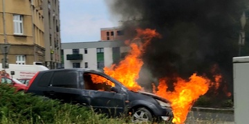 Požár auta u Rondelu