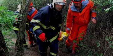 Muž vyskočil z jedoucího vlaku a těžce se zranil