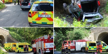 Auto se převrátilo do potoka, hasiči vyprošťovali ženu