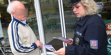 Policie varuje: V Plzni řádí podvodník