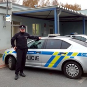 Policista zachránil zkolabovanému muži život