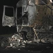 Střet motocyklu s kamionem se změnil v ohnivé inferno, které motorkář nemohl přežít