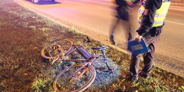Opilý cyklista se neudržel na kole