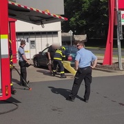 Řidič srazil seniorku u obchodního centra