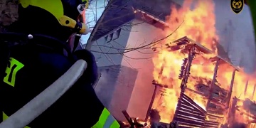 K požáru muselo vyjet osm jednotek hasičů