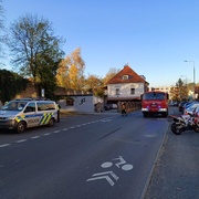 Střet motocyklu s nákladním vozem
