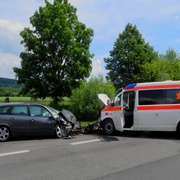 Střet sanitky s osobním vozem