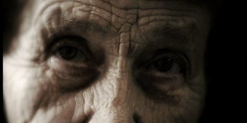 Další útok na peníze seniorů tentokrát nevyšel - pachatelka skončila za katrem