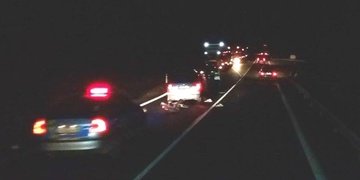 Opilý cyklista přejel do protisměru a čelně boural s protijedoucím vozem