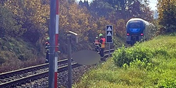 Aktualizováno: Pod vlakem zemřel teprve třiadvacetiletý mladík