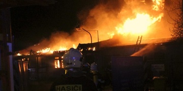 Velký požár v Horažďovicích, první stupeň poplachu a škoda 500 tisíc