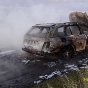 Požár auto zcela zničil