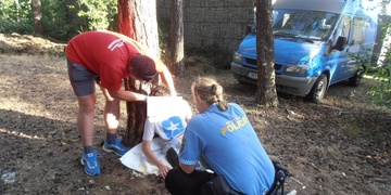 Totálně opilý, patnáctiletý kluk se topil na Boleváku. Zachránila ho místní ochranka.