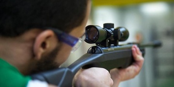 Kvůli autu začal střílet na seniory, teď mu hrozí i vězení