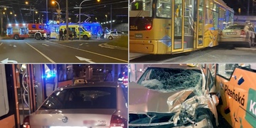 Tramvaj smetla taxík, který jí nedal přednost