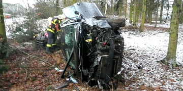 Včera ráno u Líní vyletělo vozidlo z dálnice