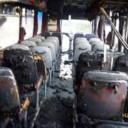 Autobus začal za jízdy hořet