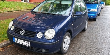 Z parkoviště u Lidlu zmizel modrý Volkswagen Polo, majitelka moc prosí o pomoc s pátráním