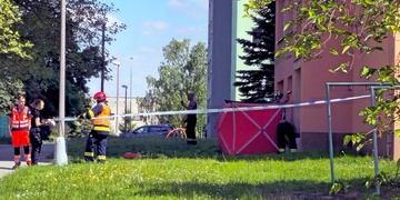 Žena pád z okna nepřežila - druhá za den!