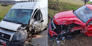 Čelní střet auta s dodávkou