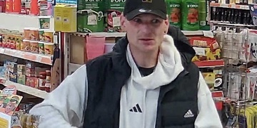 Policie pátrá po tomto muži