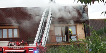 Kutil si zapálil dům, škoda je tři čtvrtě milionu
