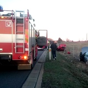 Nehoda na D5, dvě auta vyletěla z dálnice