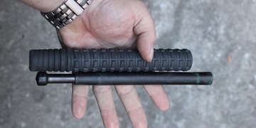 O ženu rozbil "teleskopák" a pak ji dál bil rukama
