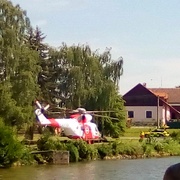 K ženě pobodané hmyzem startoval vrtulník LZS