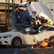 Sedmnáctiletému motorkáři do cesty vjelo auto