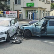 Nedání přednosti skončilo nehodou